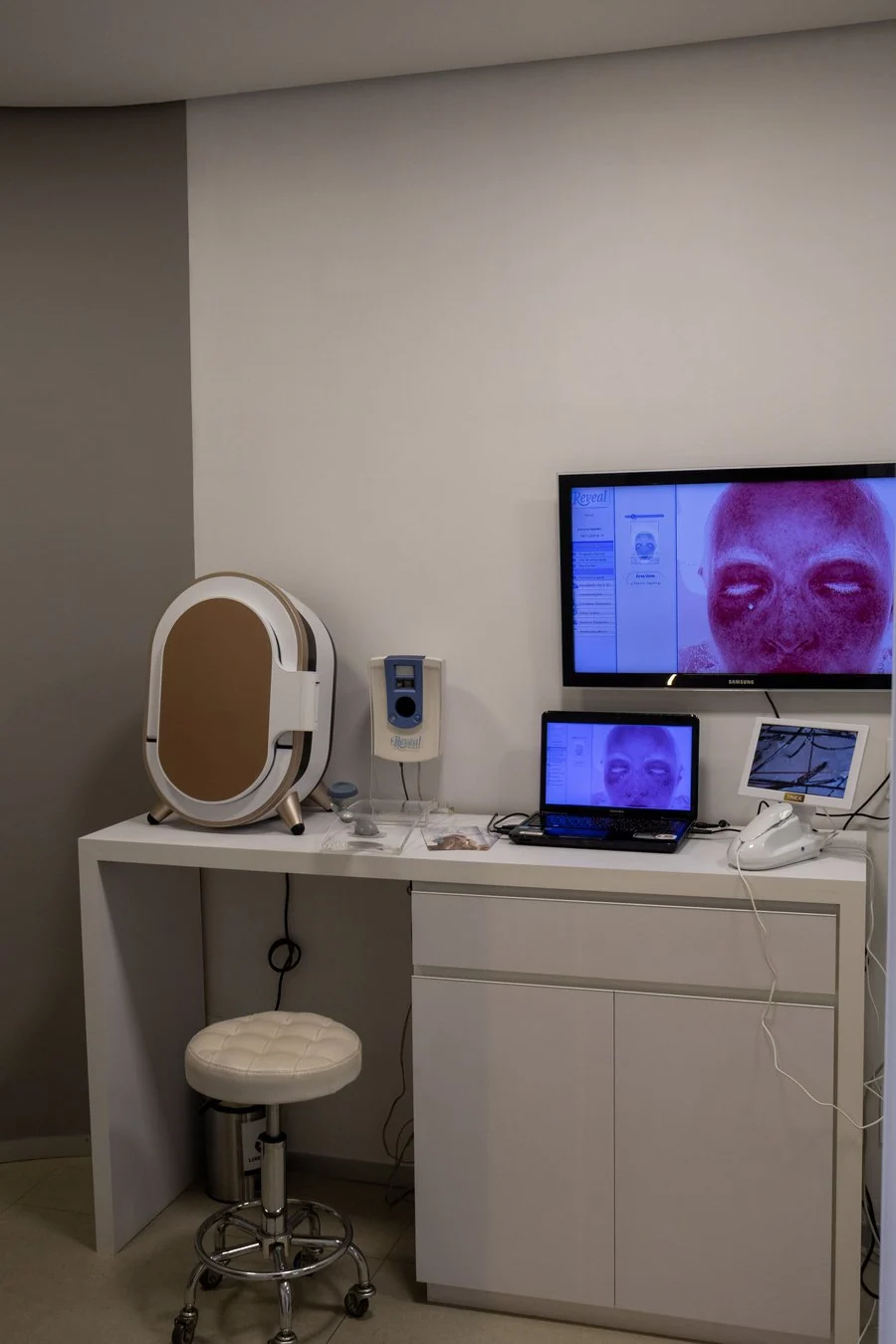 Tecnologia de diagnóstico dermatológico da Clínica Juliana Hypólito